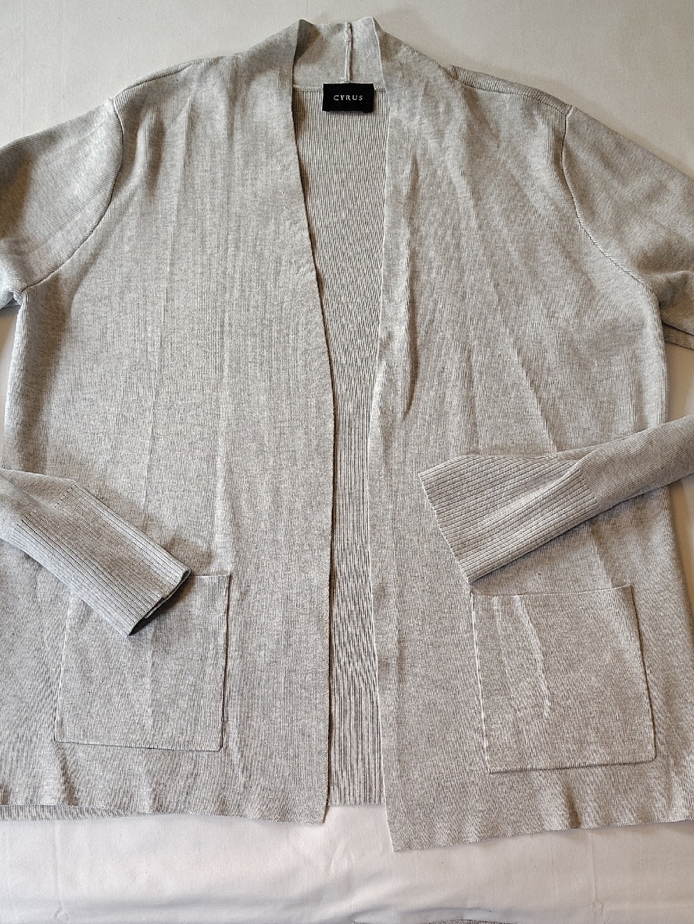 Cyrus Open Cardigan in Light Gray Light Weight Soft Medium EUC